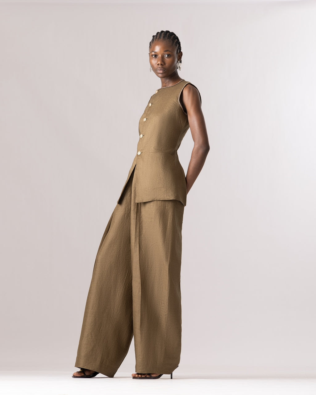 Roga Nomad Knit Linen Set